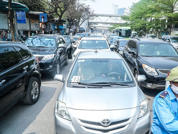 Kiến nghị xe quá hạn đăng kiểm 15 ngày được ra đường