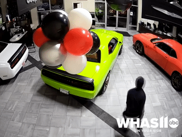 Sáu chiếc Dodge Challenger SRT Hellcat bị đánh cắp trong gần 1 phút