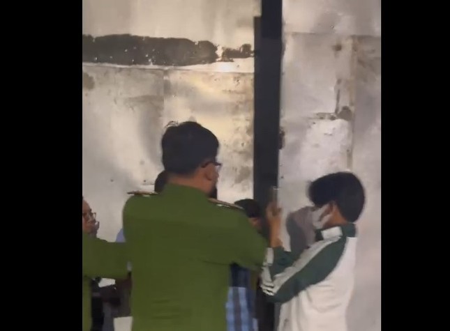 Khởi tố vụ ‘nhốt’ 2 cán bộ khi đi kiểm tra công trình xây dựng không phép