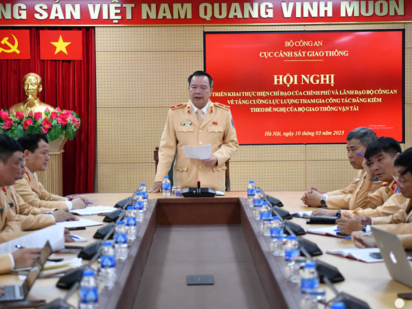 Bộ Công an tăng cường kiểm định viên hỗ trợ các trung tâm đăng kiểm bị quá tải