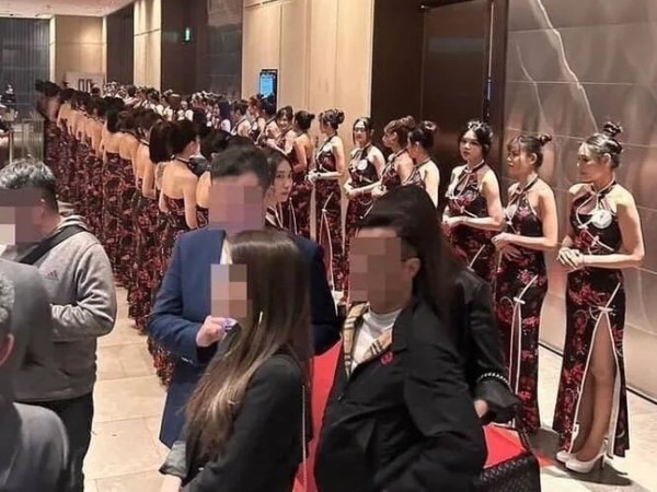 Nghệ sĩ kể điều bị cấm khi hát ở đêm tiệc 170 cô gái hầu rượu giới xã hội đen