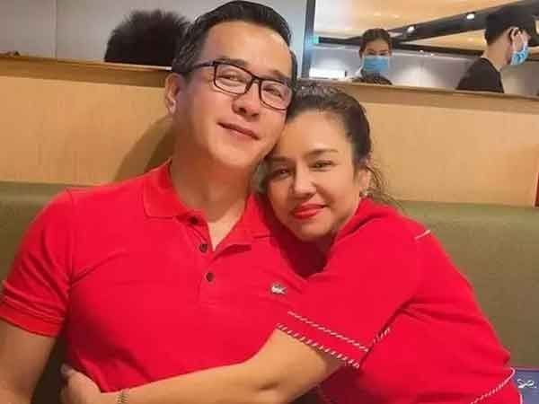 Giữa nghi vấn 'Vua cá Koi' - Hà Thanh Xuân đường ai nấy đi, vợ cũ Thanh Đào vẫn giữ nguyên hình chụp với chồng