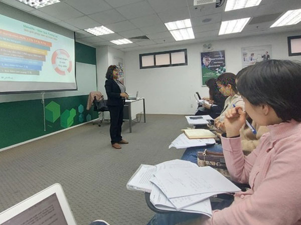 Phía sau việc bán bảo hiểm nhân thọ: Vào lò đào tạo
