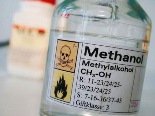 37 công nhân bị ngộ độc methanol, một người tử vong