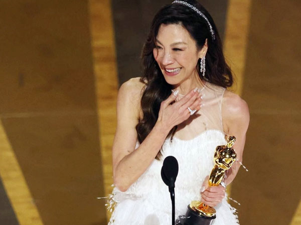 Dương Tử bỗng dưng được fan chúc mừng sau khi Dương Tử Quỳnh thắng giải Oscar