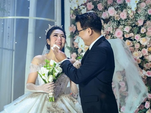 Giữa tin đồn rạn nứt hôn nhân với vợ trẻ, cuộc sống của 'vua cá Koi' Thắng Ngô hiện tại ra sao?
