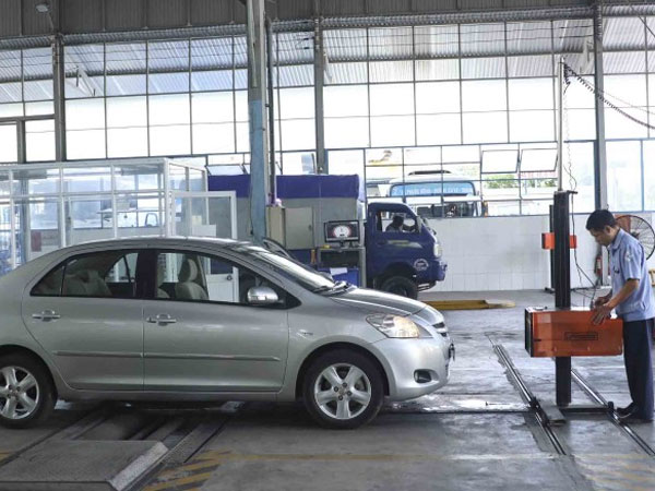 Mức xử phạt xe ô tô quá hạn đăng kiểm có thể lên đến 16 triệu đồng