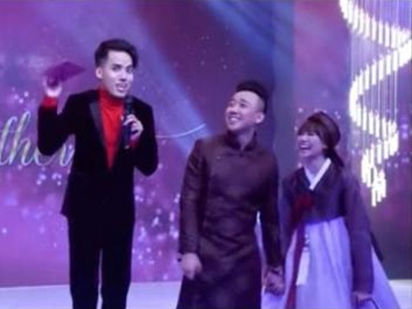 Giữa drama 'thầy - trò', Duy Khương bị khui lại khoảnh khắc 'quẩy' hết cỡ trong đám cưới Trấn Thành năm 2016, còn gọi đàn anh là 'cô giáo'