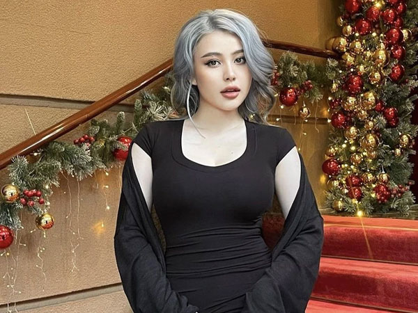 Hot girl Sunna phẫu thuật thẩm mỹ sau 1 năm sinh con