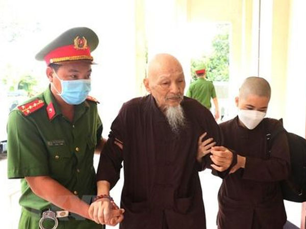 Triệu tập 2 luật sư từng bào chữa cho các bị cáo ở 'Tịnh thất Bồng Lai'
