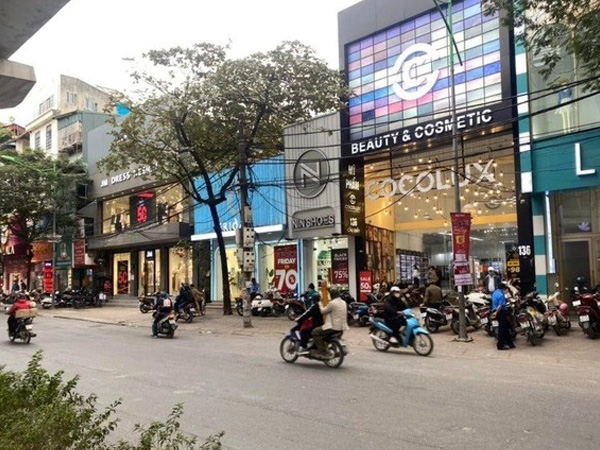 Giá nhà mặt phố tại Hà Nội 500 triệu đồng/m2, trong lúc thị trường bất động sản chững lại thì giá rao bán vẫn tăng