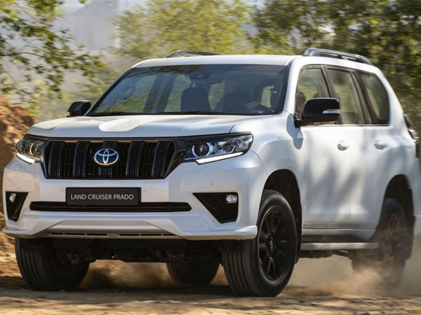 Top 10 xe bán chậm tháng 2: Mitsubishi Pajero Sport thoát ế, Honda Accord lại đội sổ