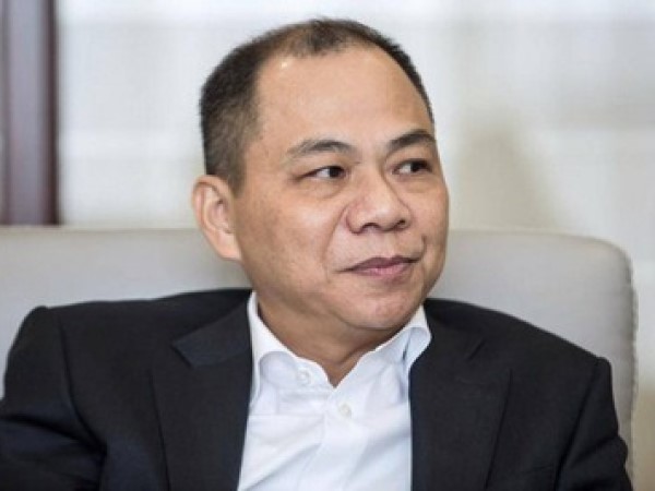 Tỷ phú Phạm Nhật Vượng chuyển nhượng cổ phiếu, góp vốn công ty cho thuê xe điện
