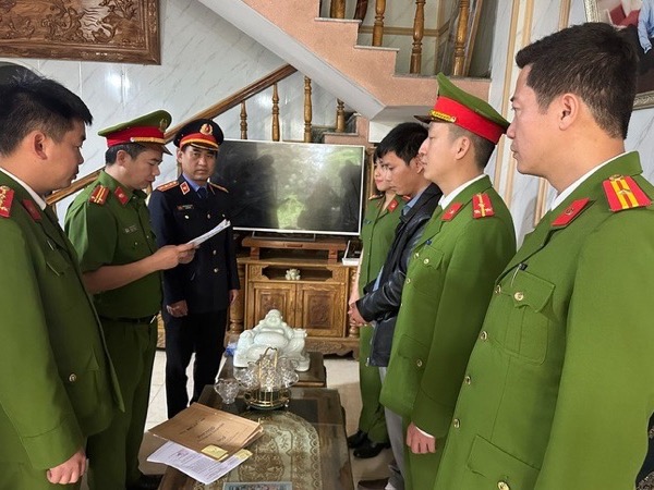 Bắt giam 1 cán bộ địa chính ở Thanh Hóa
