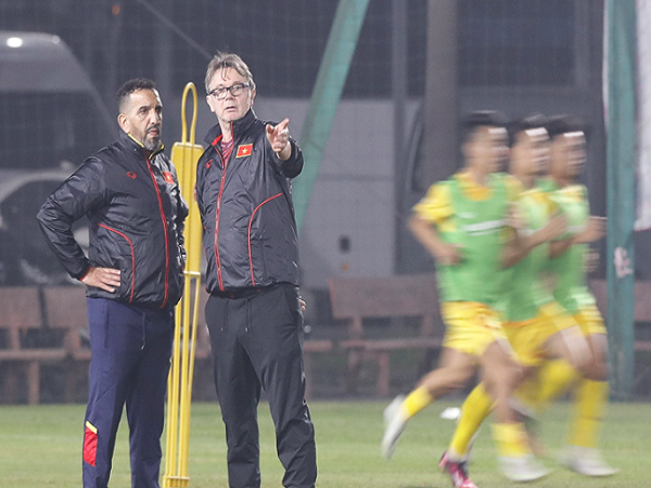 HLV Troussier truyền cảm hứng cho U23 Việt Nam hướng đến tham vọng World Cup