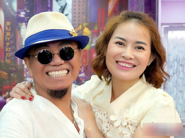 Sau sóng gió, nghệ sĩ Hồng Tơ sống thảnh thơi bên vợ trẻ kém 23 tuổi