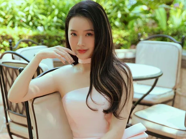 Midu khéo khoe vòng 2 lộ rõ múi, netizen nghi ngờ số đo nhỏ hơn eo Ngọc Trinh