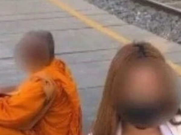 Người phụ nữ Thái Lan bị bắt vì đăng ảnh khiêu dâm với nhà sư