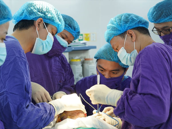 Dấu hiệu ung thư vòm họng dễ bị nhầm bệnh khác, bác sĩ chỉ ra điểm cần lưu ý
