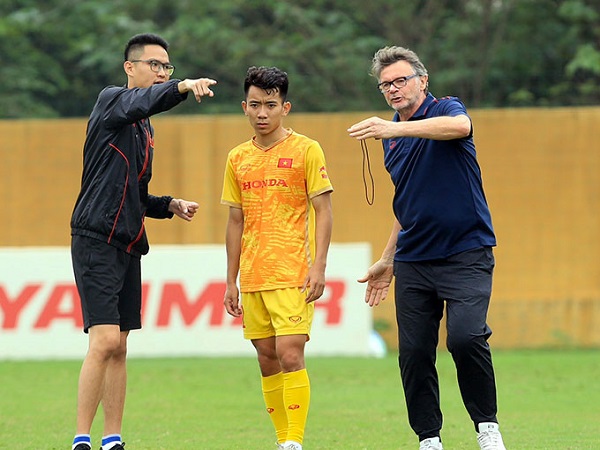 HLV Troussier không áp đặt U23 Việt Nam vô địch U23 Doha Cup 2023