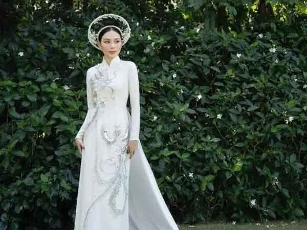 Linh Rin khoe diện áo dài, sang xịn chuẩn dâu hào môn