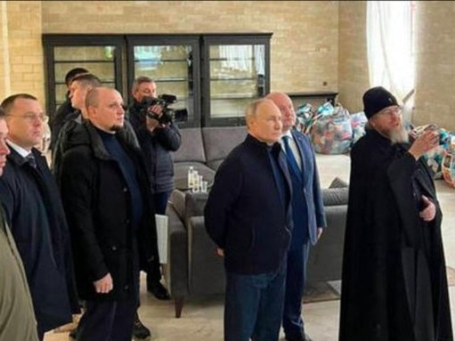 Không báo trước, Tổng thống Putin bất ngờ thăm vùng Donbass