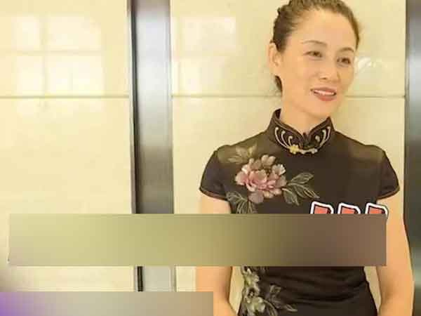 Xem mắt người đàn ông 70 tuổi, 'nữ chính' U60 đòi chu cấp tiền hàng tháng để trả nợ cho chồng cũ