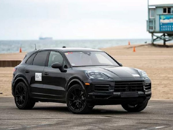 SUV hạng sang Porsche Cayenne chạy điện sắp ra mắt, có gì đột phá?
