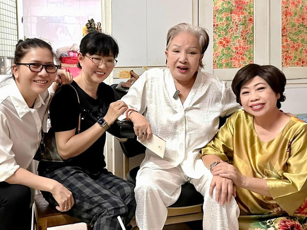 Nghệ sĩ Hồng Nga hoảng loạn vì bị YouTuber, TikToker làm phiền