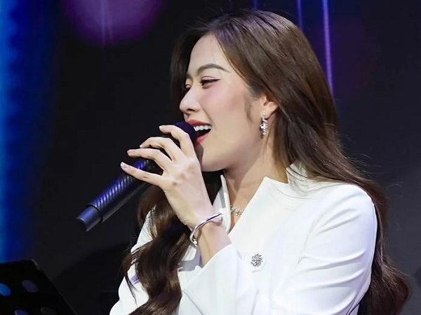 Nam Em nói gì khi bị chê bai hát không rõ lời, thường xuyên quên bài trên sân khấu?