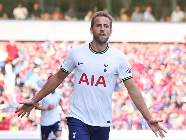 Tottenham đòi MU trả thẳng 100 triệu bảng lấy Harry Kane