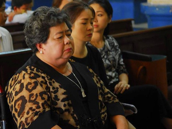 Người thừa kế phải thực hiện thi hành án do bà Hứa Thị Phấn để lại
