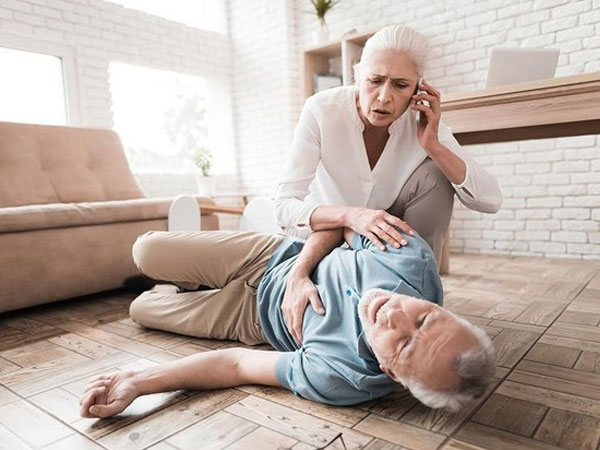Dấu hiệu cảnh báo bạn có thể sắp bị đột quỵ, lưu ý để phát hiện sớm kẻo 'ân hận mấy cũng muộn'