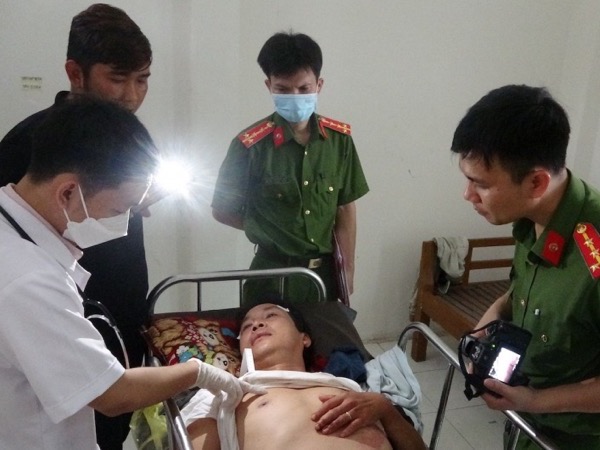 Ngăn em trai hành hung vợ, anh ruột bị đâm chết