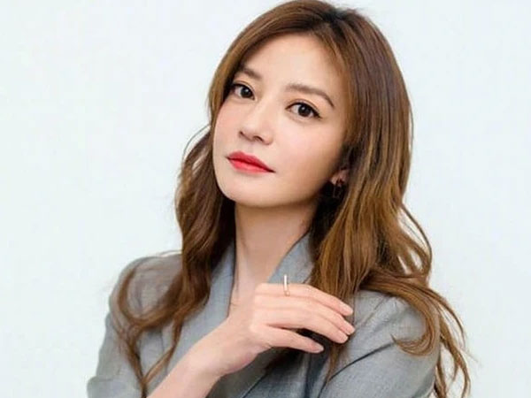 Cuộc sống Triệu Vy sau hai năm bị xóa sổ khỏi showbiz