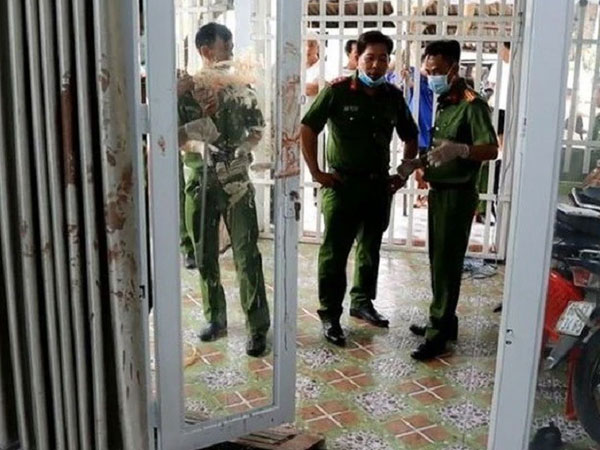 Lên cơn động kinh đánh vợ, đâm chết anh ruột