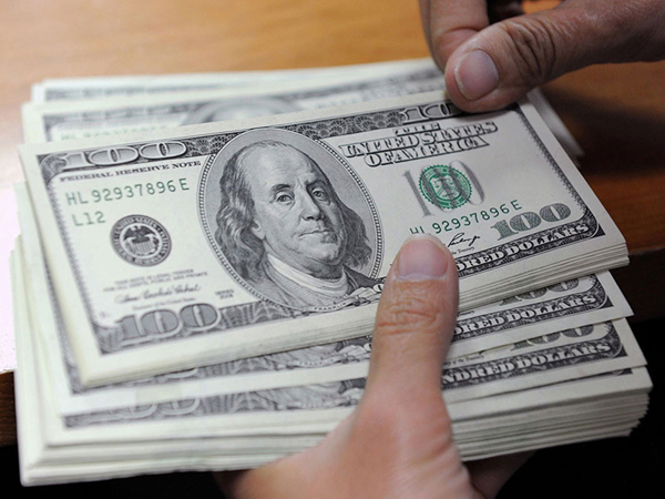 Giá USD đồng loạt lao dốc