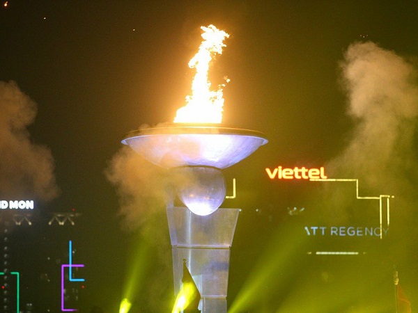 Ngọn đuốc SEA Games 32 đã tới Việt Nam, đếm ngược ngày khởi tranh tại Campuchia