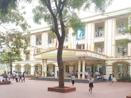 Kết cục vụ thầy Hiệu trưởng ở Hà Nội đấm nữ giáo viên cùng trường tím mắt