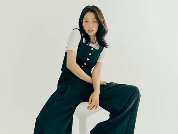 Park Shin Hye khoe sắc vóc đẹp ngỡ ngàng hậu sinh con