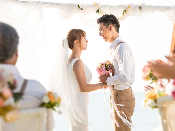 Đi đám cưới bạn thân, tôi tái mặt khi nhìn thấy chú rể