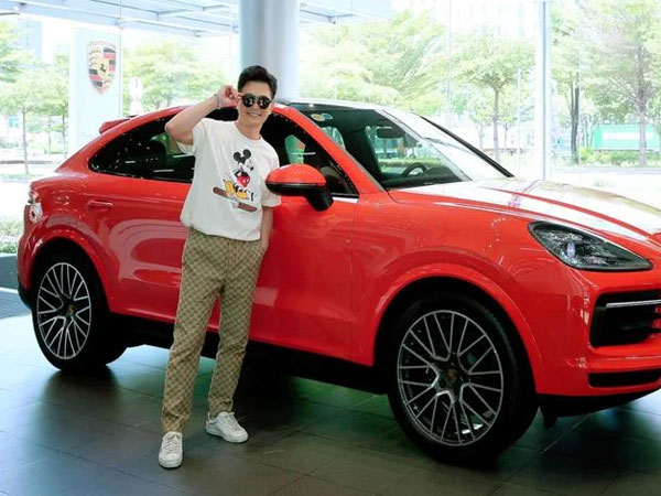 Cuộc sống hiện tại của 'Ông vua nhạc miền Tây': Ở biệt phủ 4.000m2, chi 7 tỷ mua xế hộp