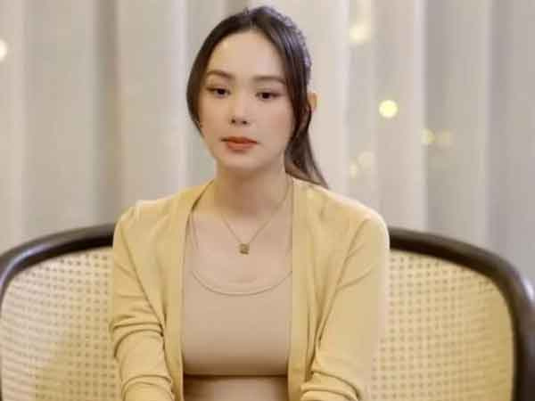 Minh Hằng nghẹn ngào nói về thông tin mang thai sinh đôi