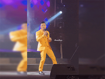 Lương Bằng Quang gặp sự cố 'đỏ mặt' trên sân khấu