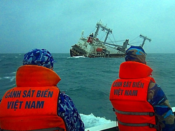 Vụ tàu hàng bị chìm gần đảo Phú Quý: Phát hiện thi thể thuyền viên sau hơn 10 ngày mất tích