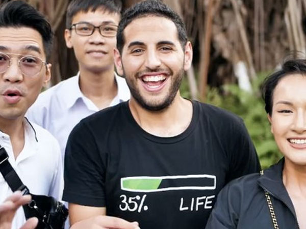 YouTuber hơn 9 triệu người theo dõi từng đến Việt Nam kiếm được bao nhiêu tiền một tháng?