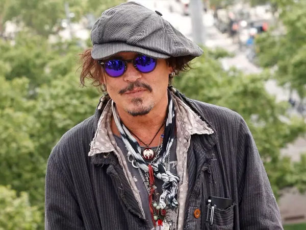 Johnny Depp sống ẩn dật ở quê sau khi thắng kiện vợ cũ 15 triệu USD