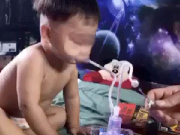 Lãnh đạo TP HCM chỉ đạo khẩn vụ bé trai 3 tuổi nghi bị ép hút ma túy