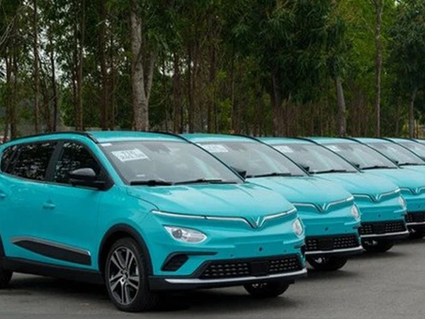 Hé lộ bảng giá cước xe taxi điện VinFast, giá mở cửa 20.000 đồng/km