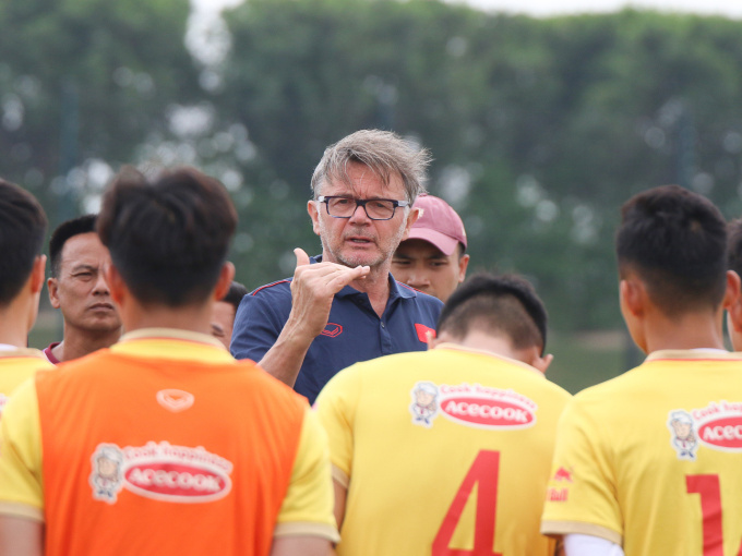 HLV Troussier làm khác ông Park Hang Seo để đi World Cup